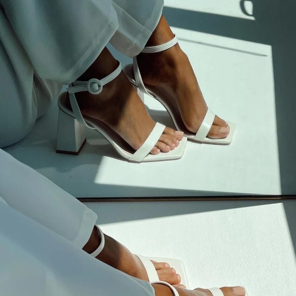 NWT Princess Polly White Block Nevada Heel Sandals - US 6